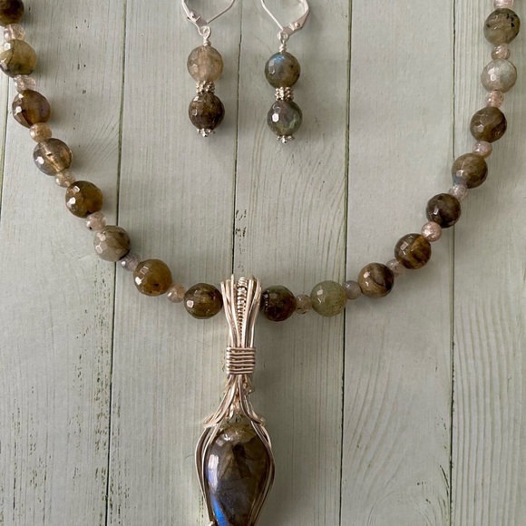 Wire wrapped Labradorite Necklace and Earrings, Handmade - Picture 2 of 3